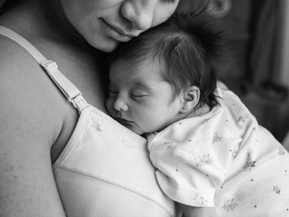 Do I Need a Postpartum Doula? Here’s What They Really Do Article Featured Image
