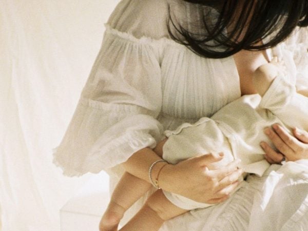 Postpartum Recovery, Confinement & Care: A Modern Mother’s Guide to Support Featured Image