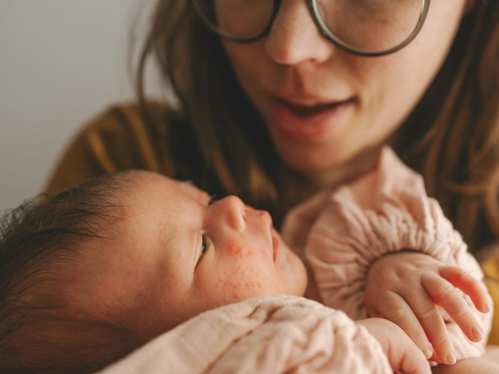 When Should You Seek Support During Pregnancy or After Birth? A Perinatal Psychologist Explains Article Featured Image